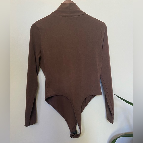 🌸 Boohoo 🌸 brown turtleneck bodysuit - Picture 3 of 9